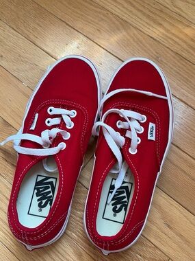 Vans Kids Low-Top Canvas Sneakers in Red with White Accents